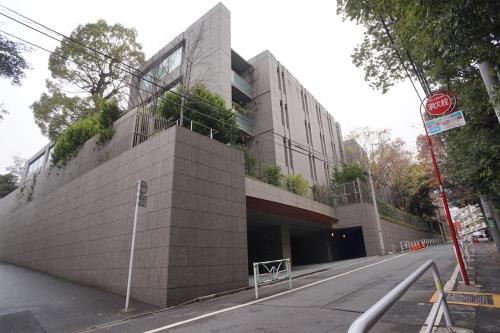 Exterior of Grants Ovel Nanpeidai