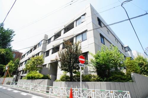 Exterior of Brillia ist Yoyogi Uehara