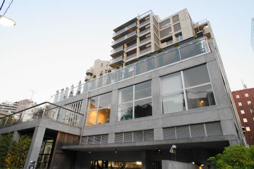 Exterior of Qiz Hiroo