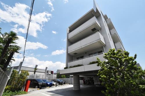 Exterior of Cosmo Lead Minamiazabu