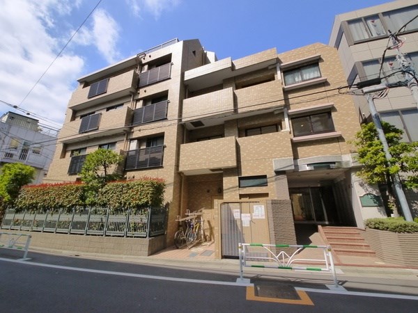 Exterior of Florence Palace Motoyoyogi