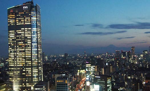 Image of Roppongi’s skyline at night